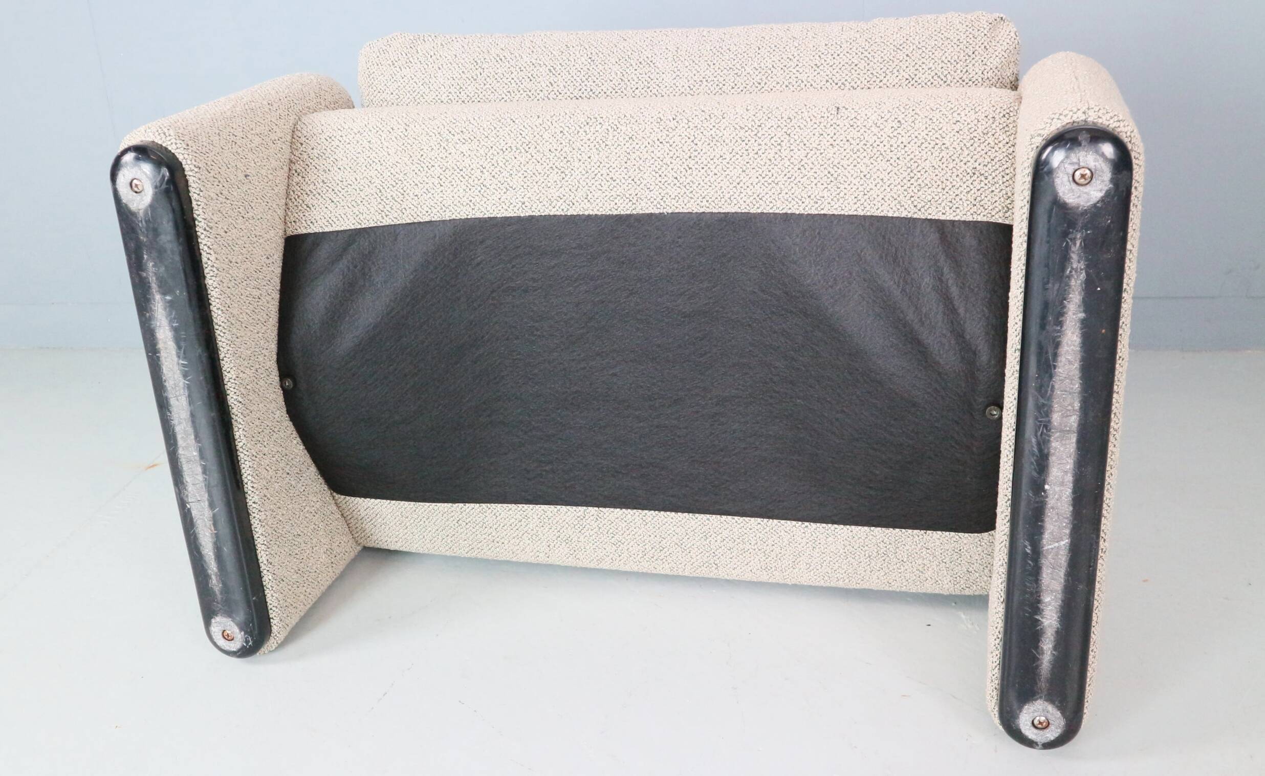 Vico Magistretti "Maralunga" footstool re-upholstered For Cassina
