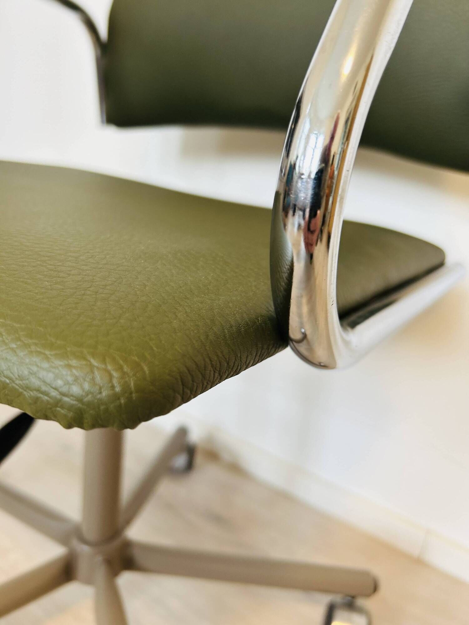 Vintage Fern Grey Office Arm Chair from Kovona Model K-380 from Czech 1970’s