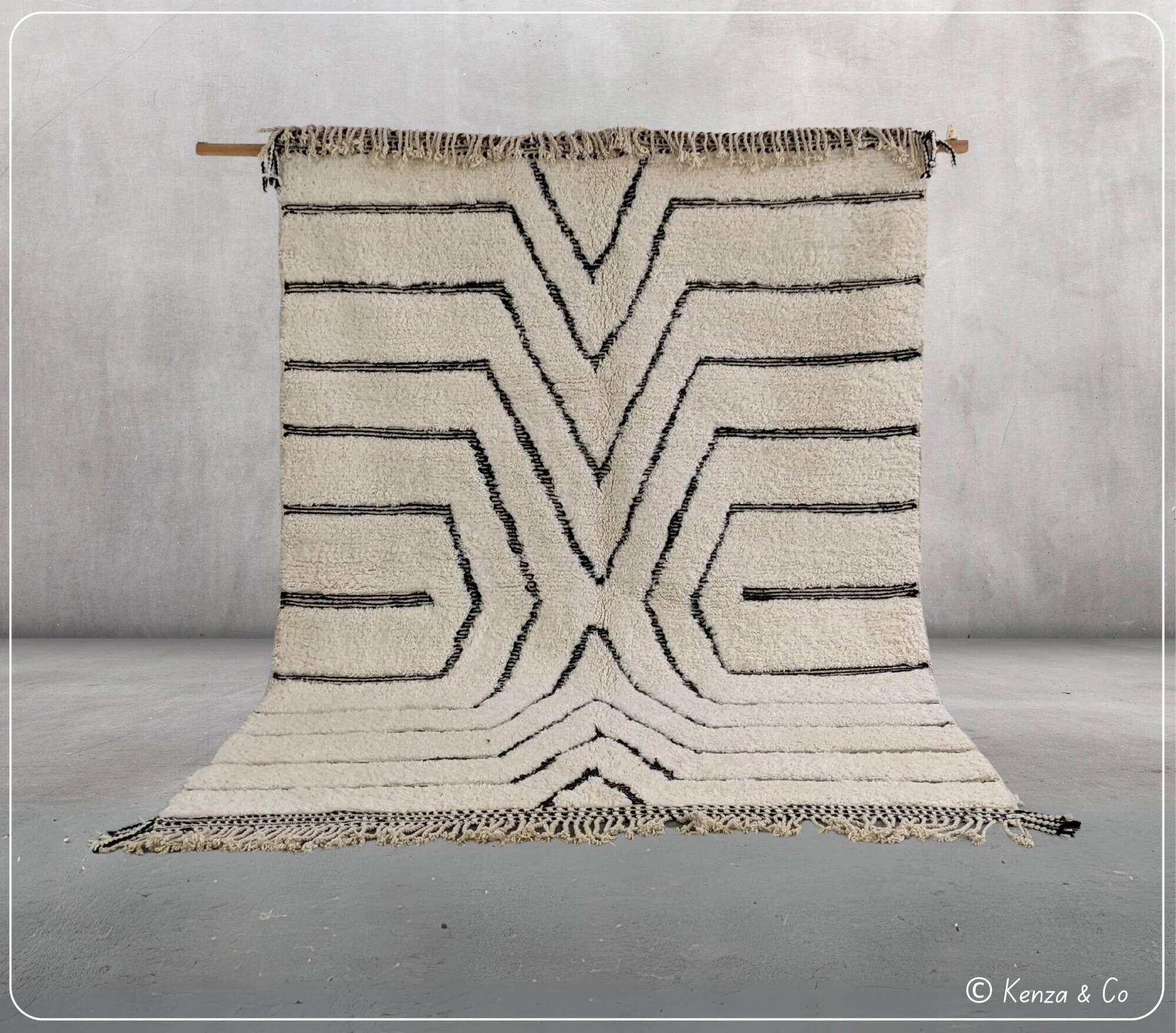 Large Beni Ouarain rug, 295 x 215 cm || 9.68 x 7.05 feet, G-384