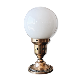 Lampe en laiton et opaline