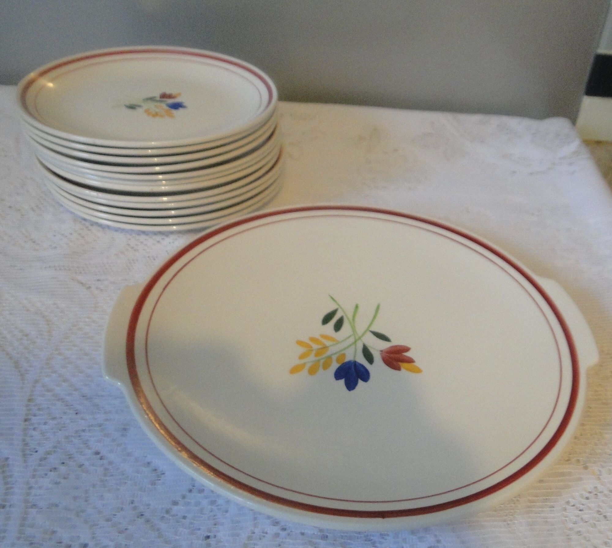 Dessert service Gien model jeannette painted a.la hand 1 dish 12 plates