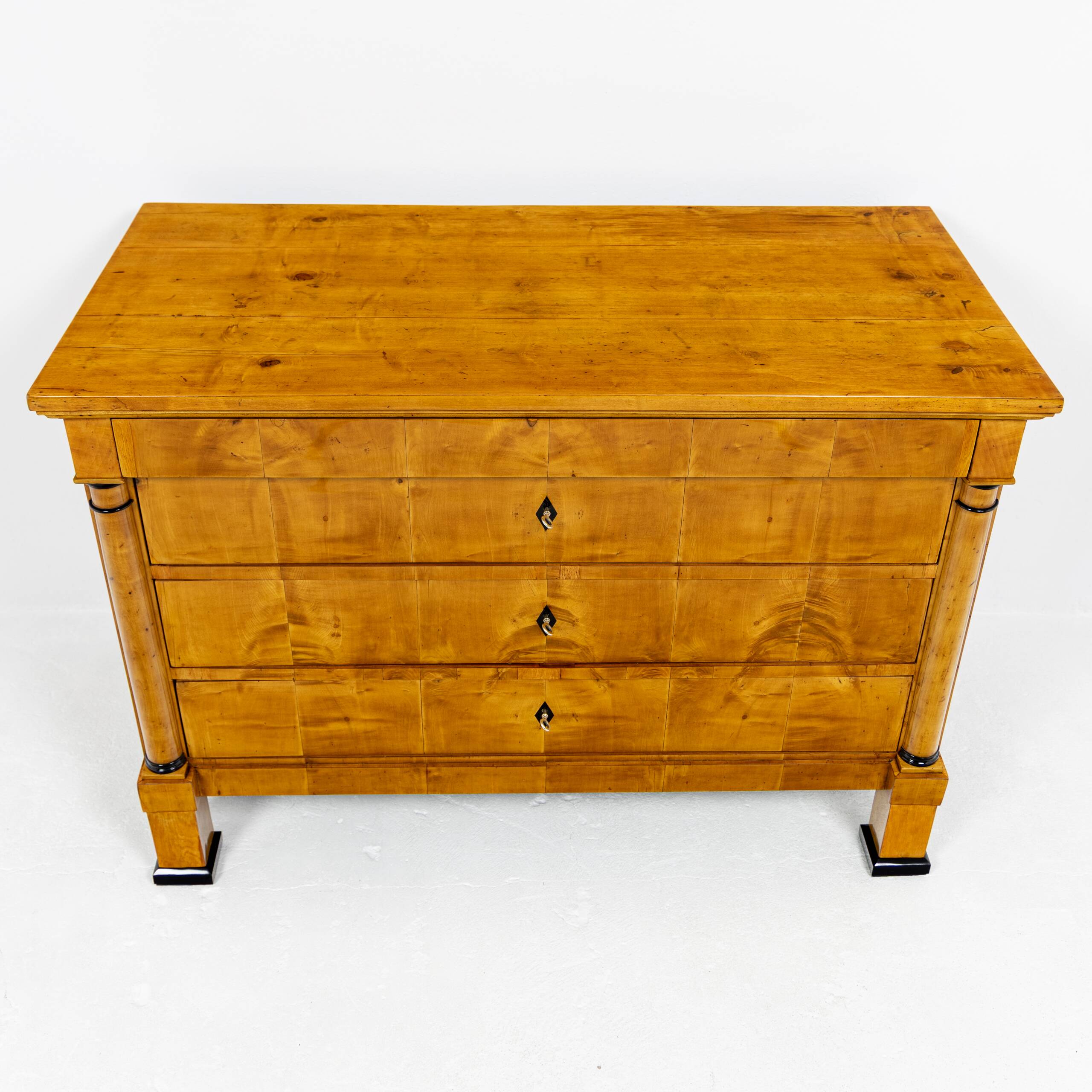 Biedermeier commode in birch veneer 1820-1830