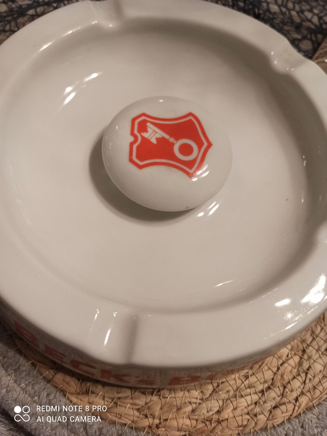 Ashtray beaks and bier