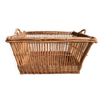 Wicker laundry basket