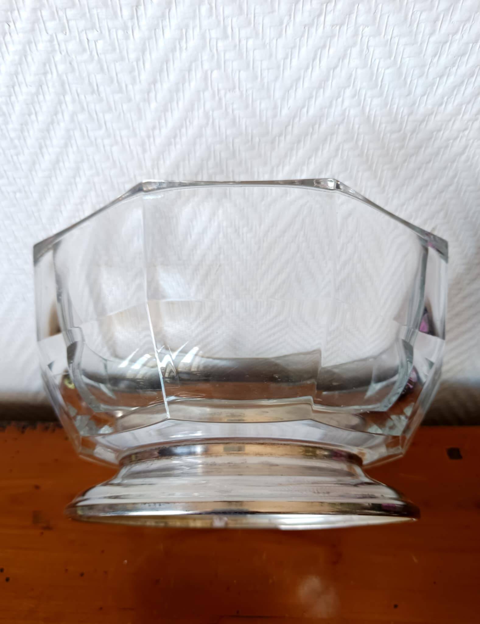 Art Deco cup with silver metal sides