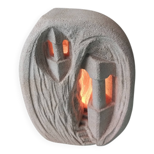 Lampê en pierre sculptée