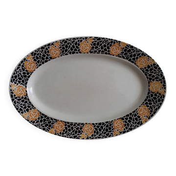 Oval plate Sarreguemines decor Raincy stencil from the 1920s to 1950s.