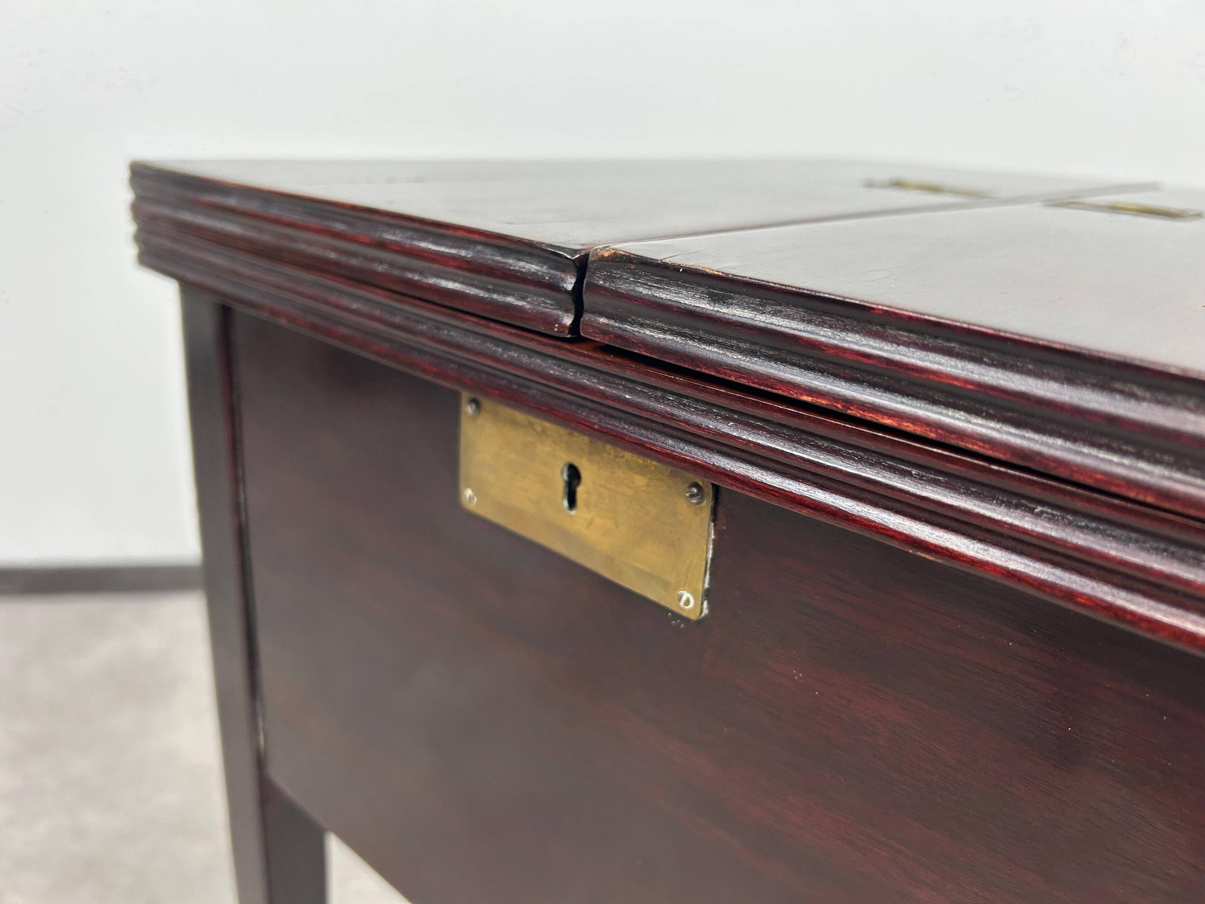 Smoking table Secession by Portois & Fix