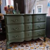 Crossbow chest of drawers