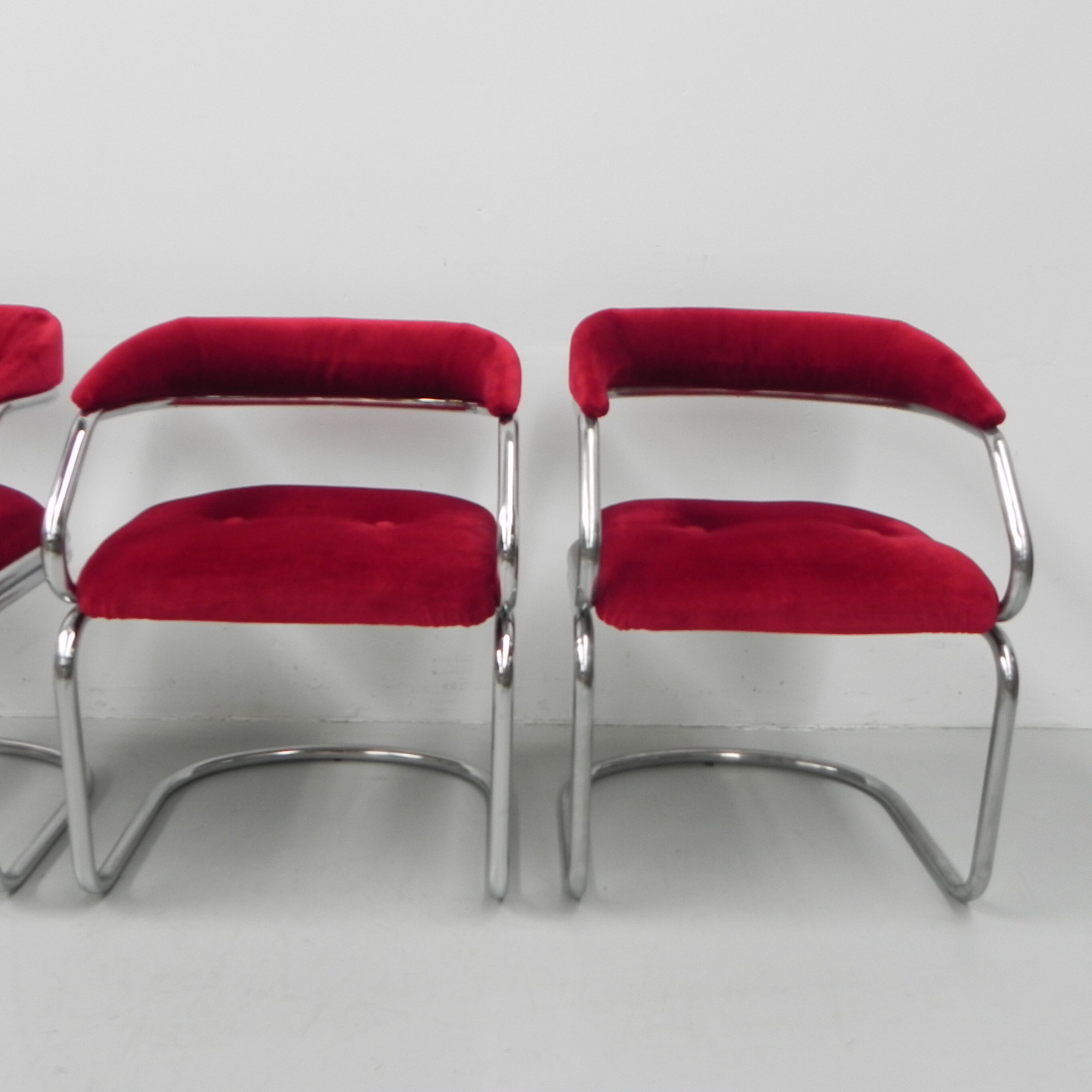 Set of 4 dining table chairs