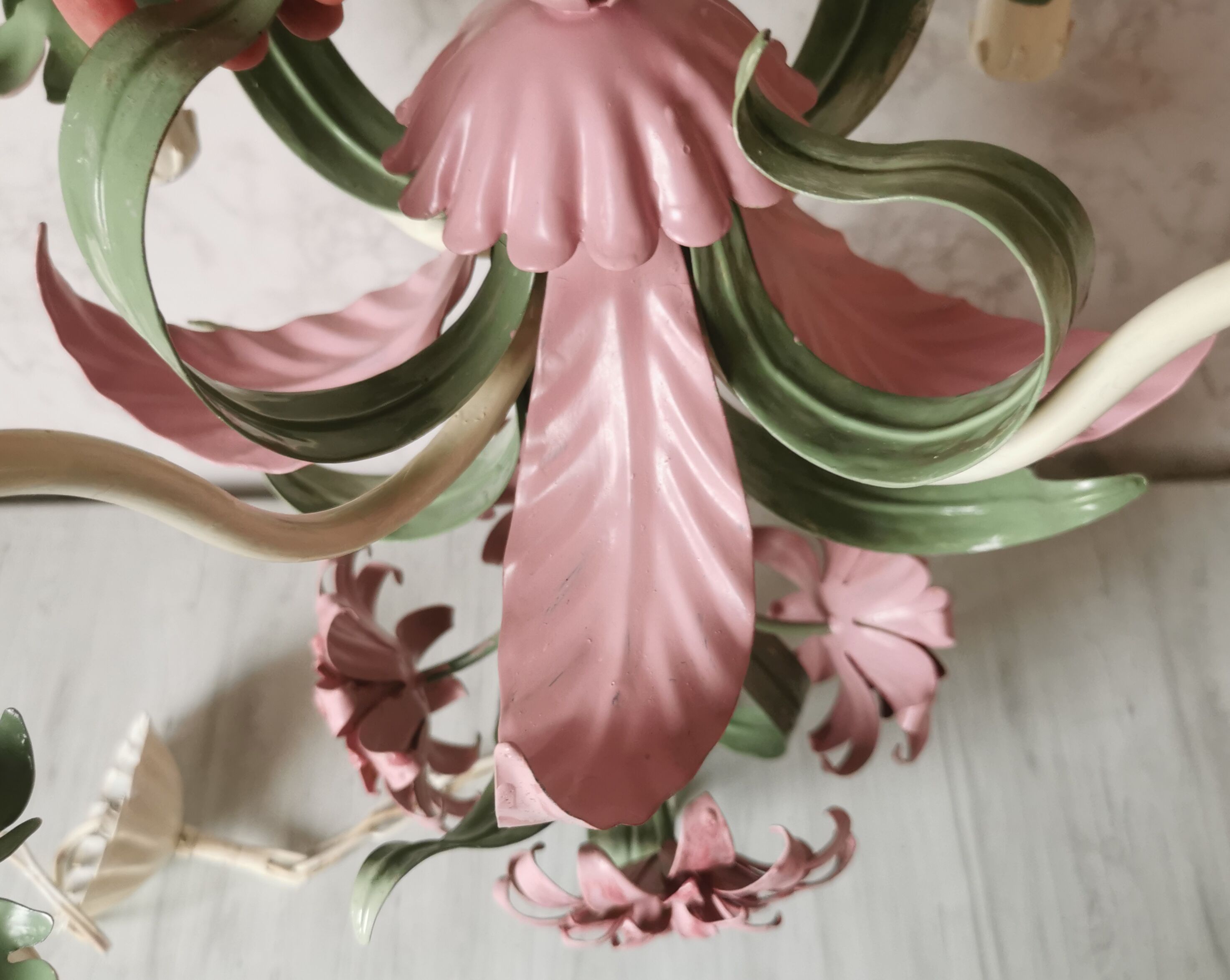 Lustre iron and painted sheet flowers camellias