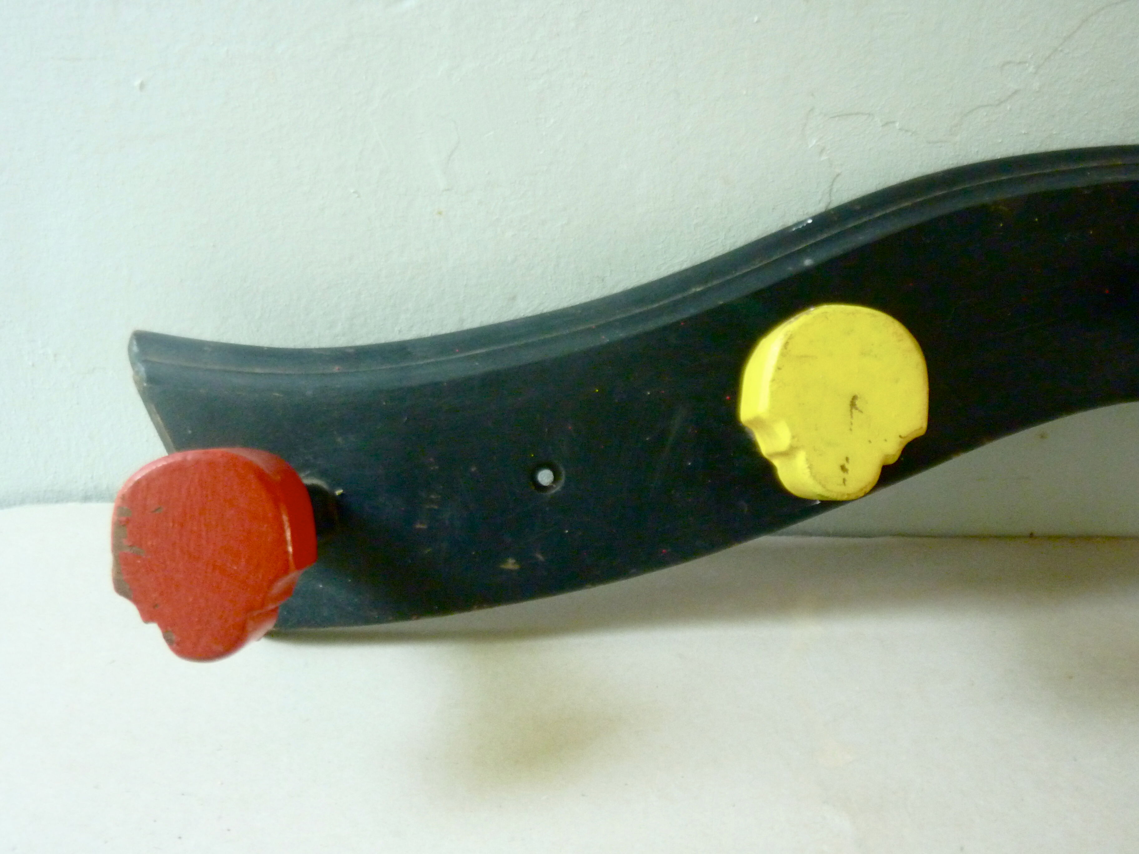 Coat rack with 5 wooden hooks from the 60s