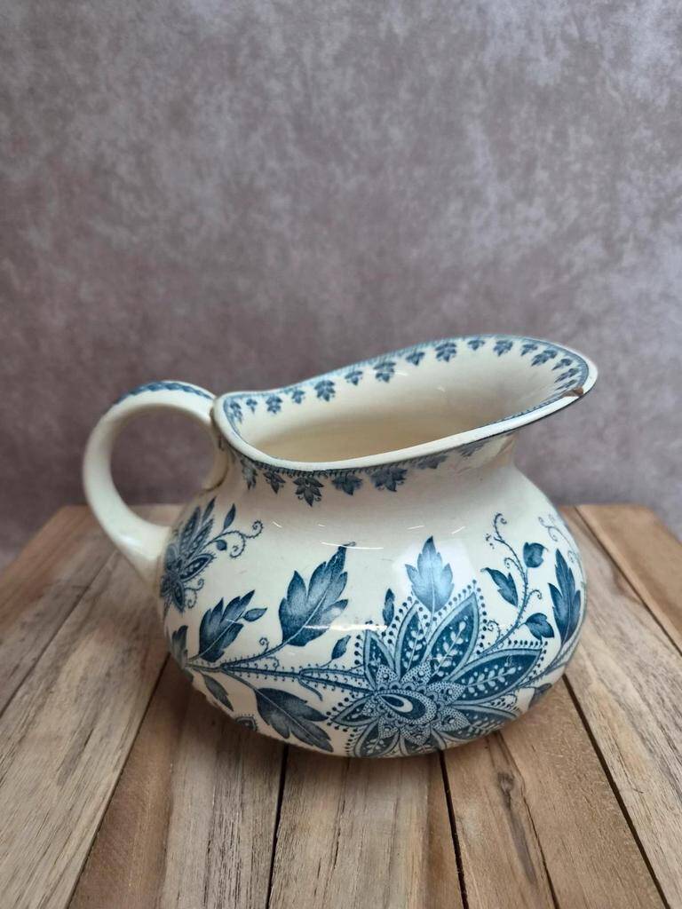 Small chubby jug Sarreguemines Burgos – old blue and white earthenware