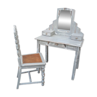 coiffeuse et sa chaise