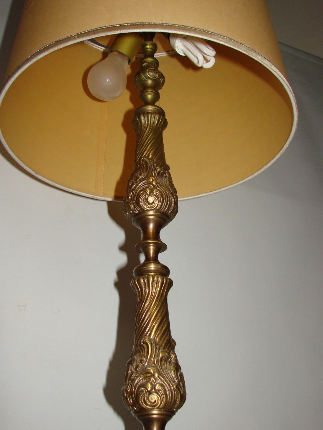 Lampadaire en laiton, années 50