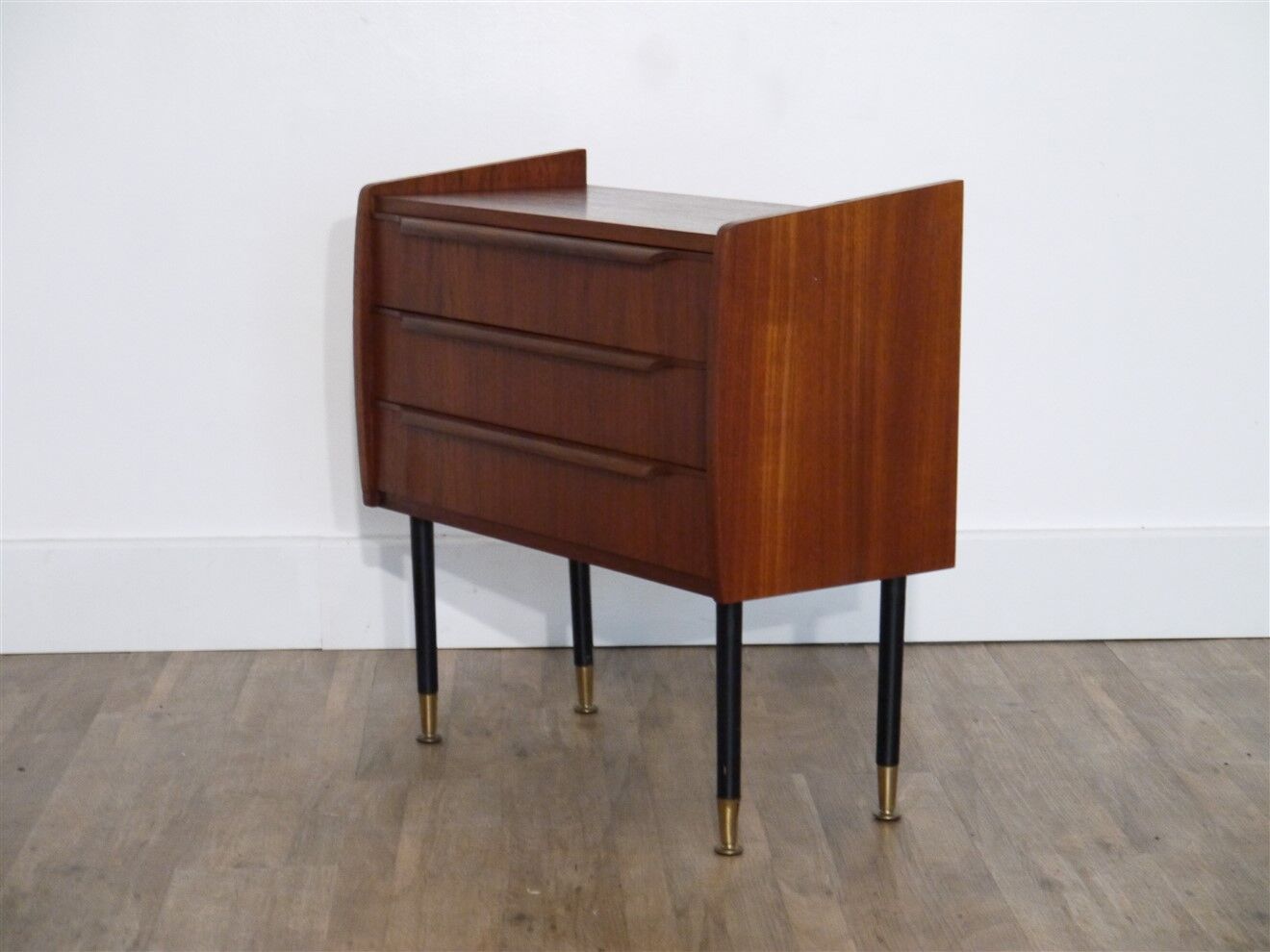 Danish teak chest of drawersy 1960