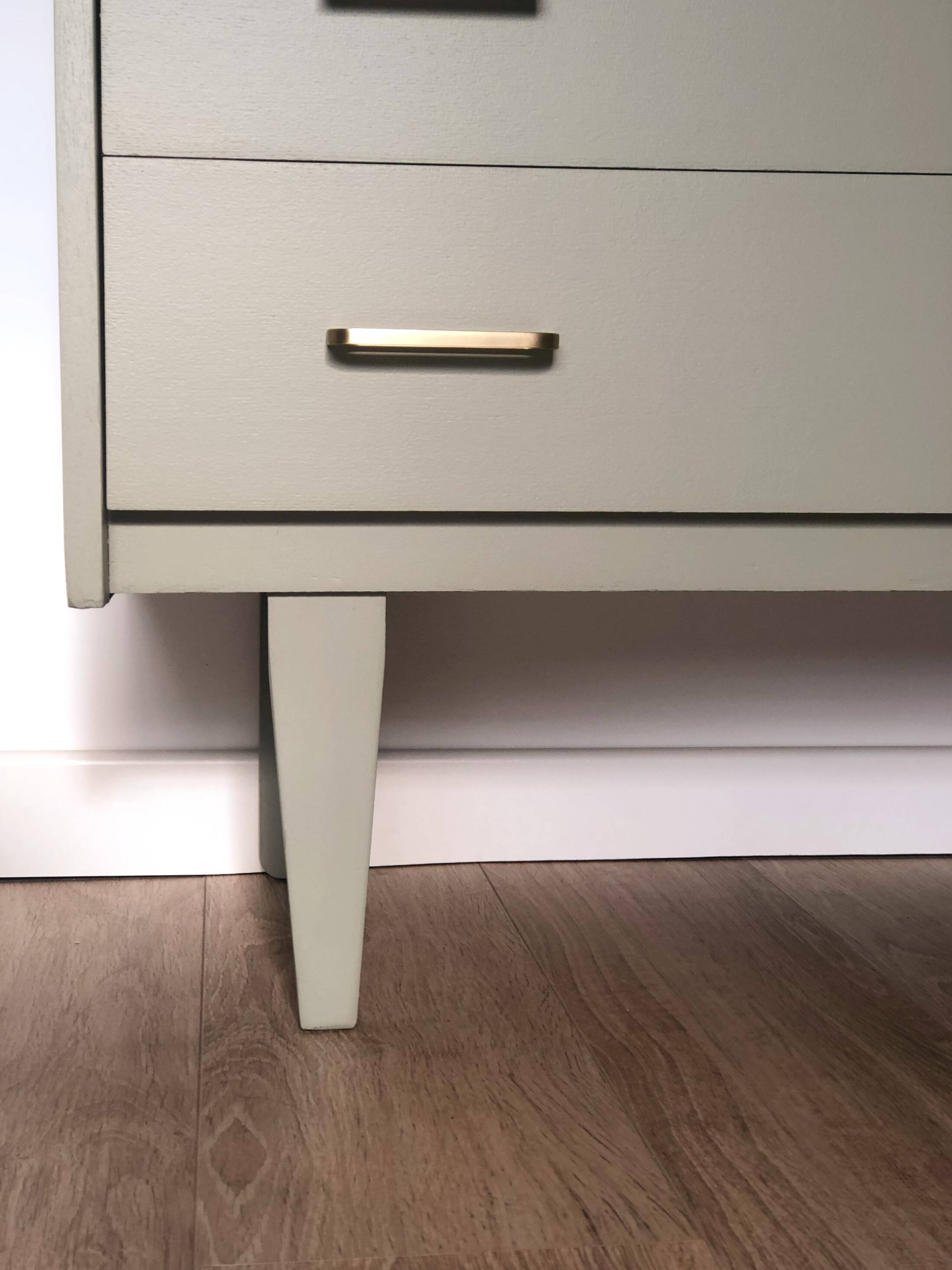 70s chest of drawers with 4 drawers