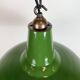 Lampe suspendue en émail vert industriel de Jackson Electrical Co., années 1960.