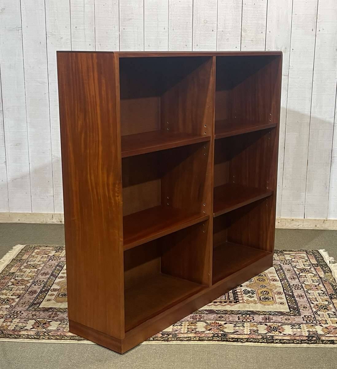 Etagère anglaise en acajou, fabrication moderne des années 1990