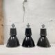 Suite de trois lampes industrielles.