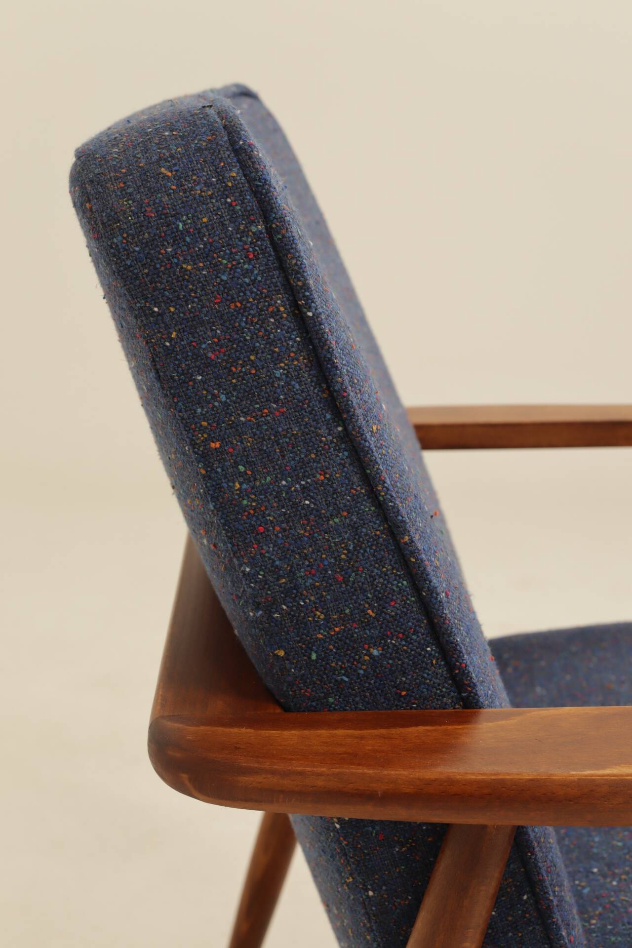 Paire de fauteuils scandinave vintage bleu marine tweed 