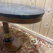 Oval Empire-style gueridon in walnut and marble.