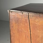 Commode en acajou à façade bombée