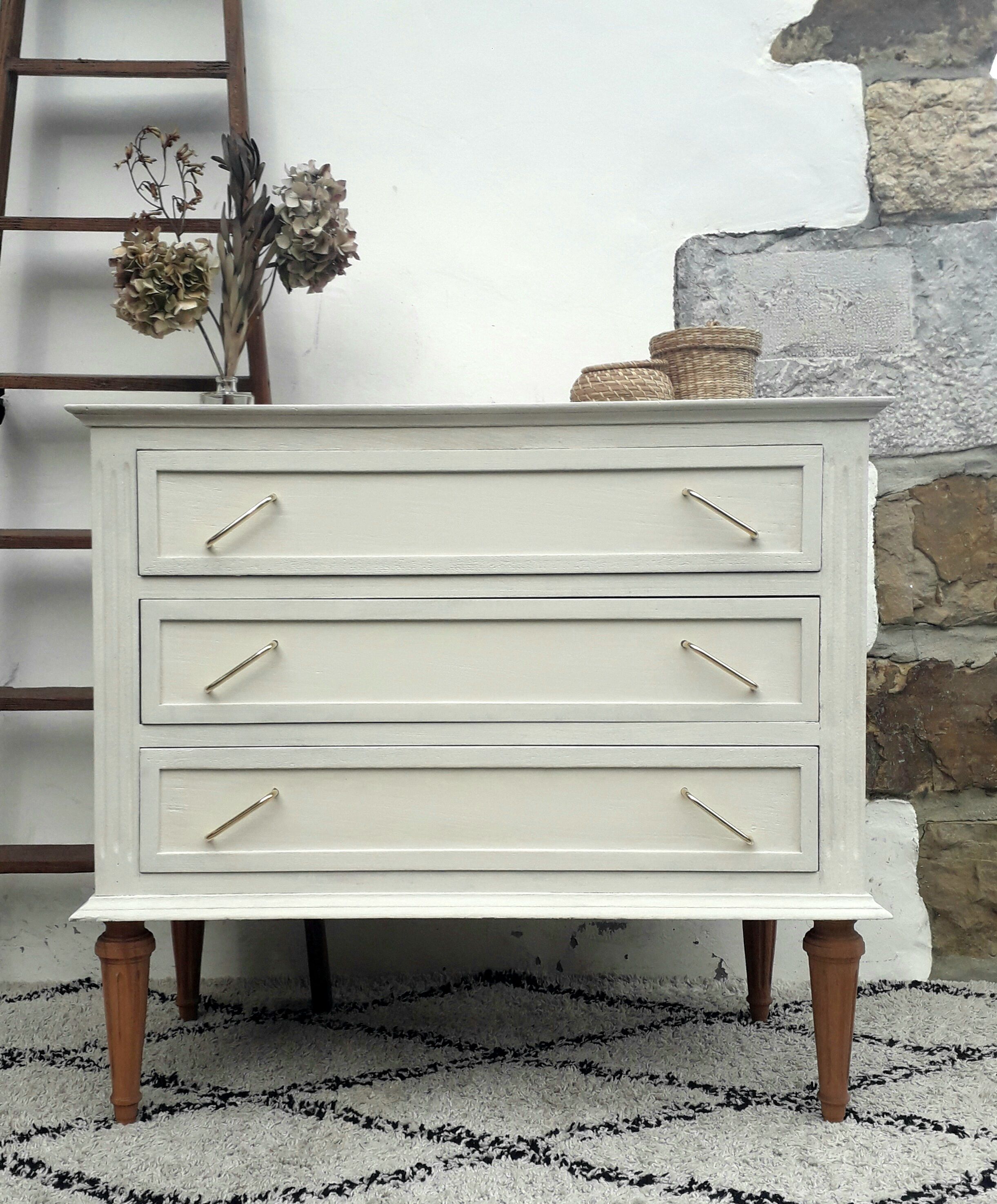 Vintage chest of drawers