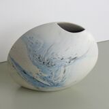 Vase ovale blanc et bleu