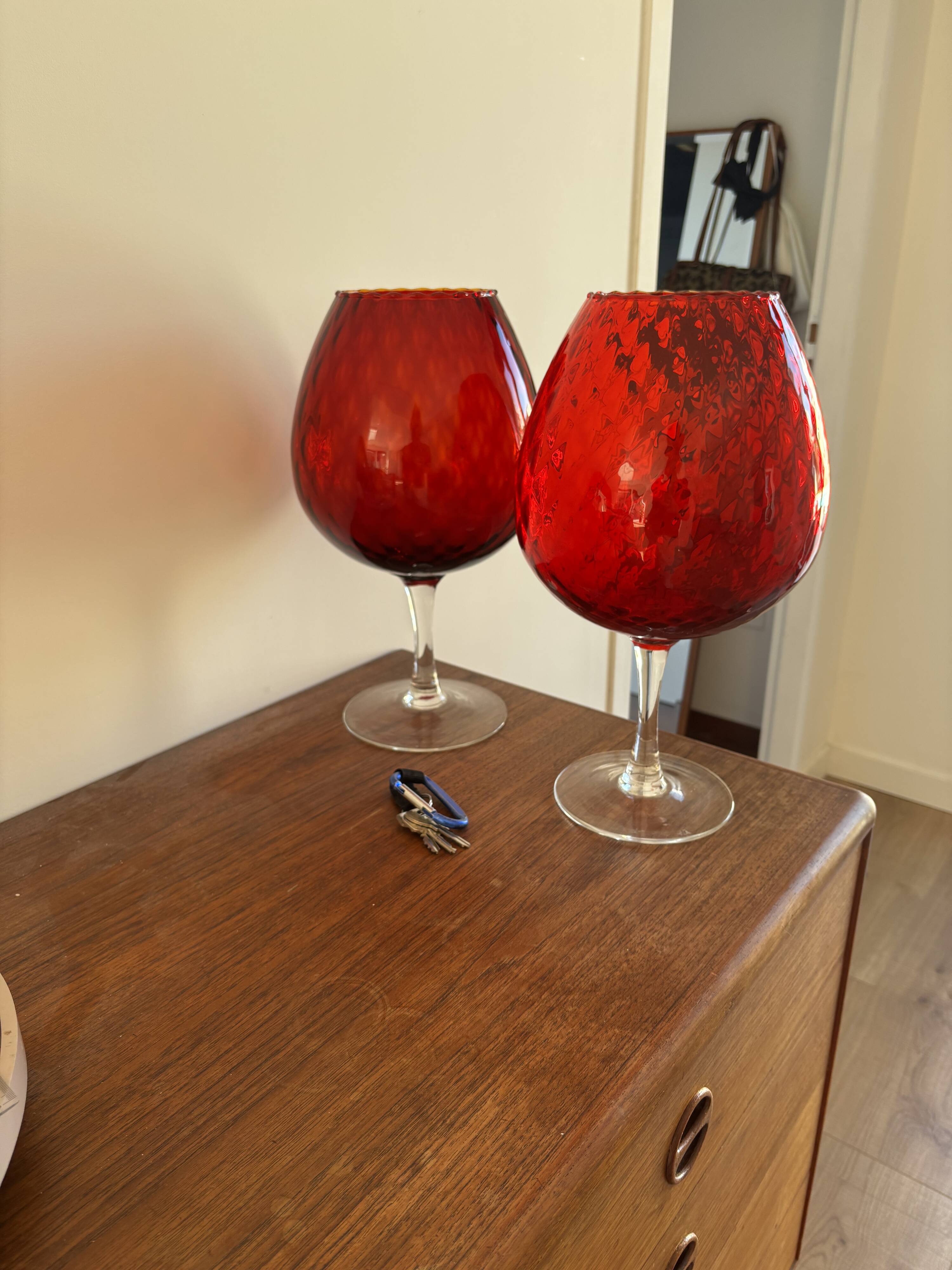 Set of two Empoli vases