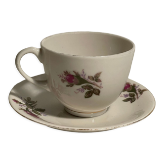 Tasse en  porcelaine à décor floral