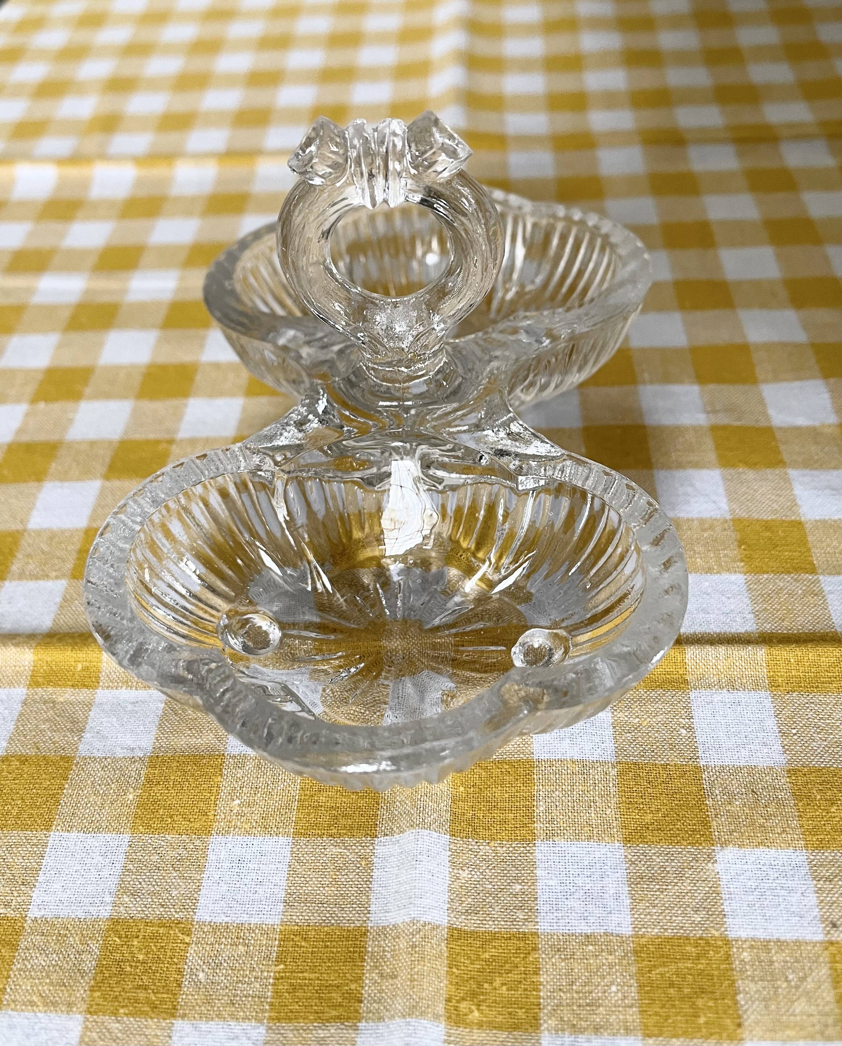 Double transparent molded glass salt shaker