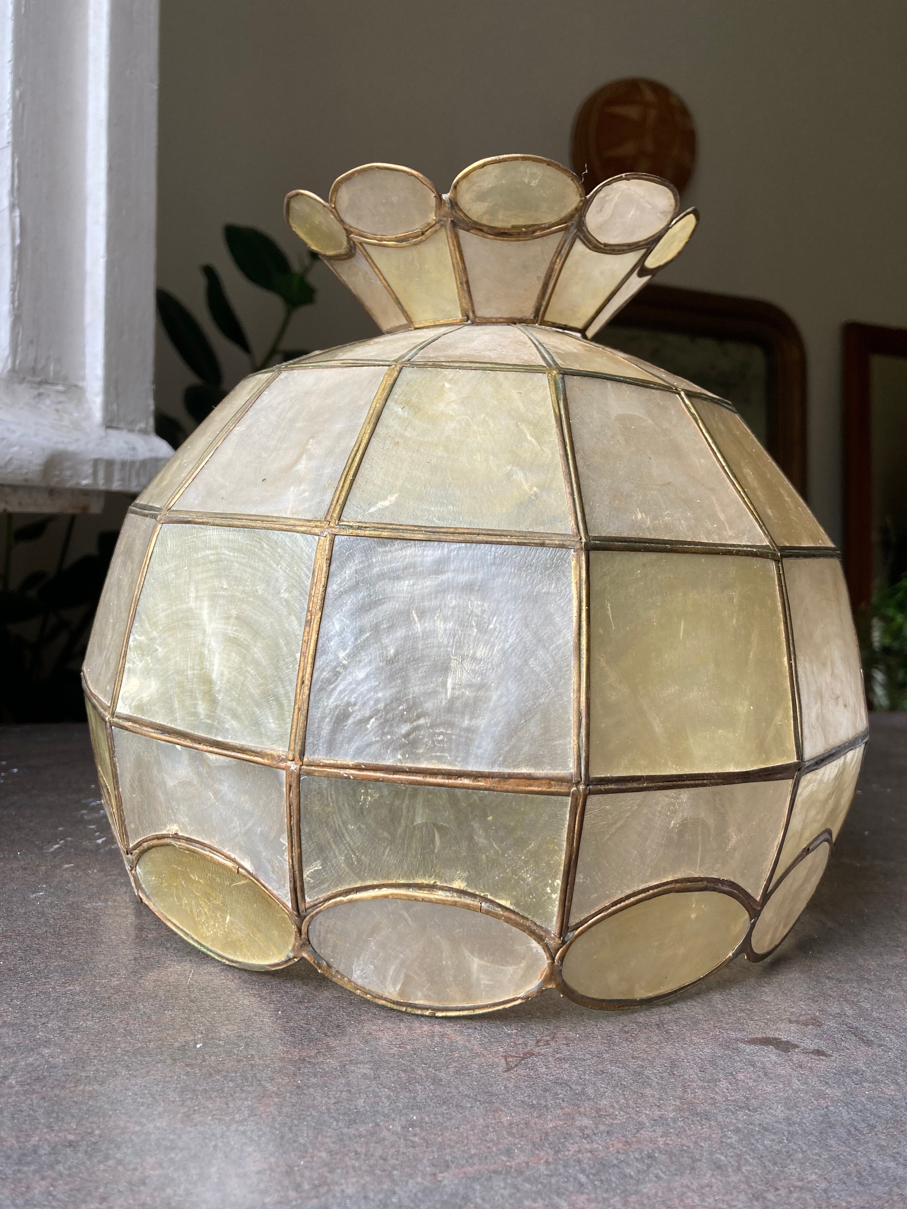 Mother-of-pearl and brass pendant lamp 1960