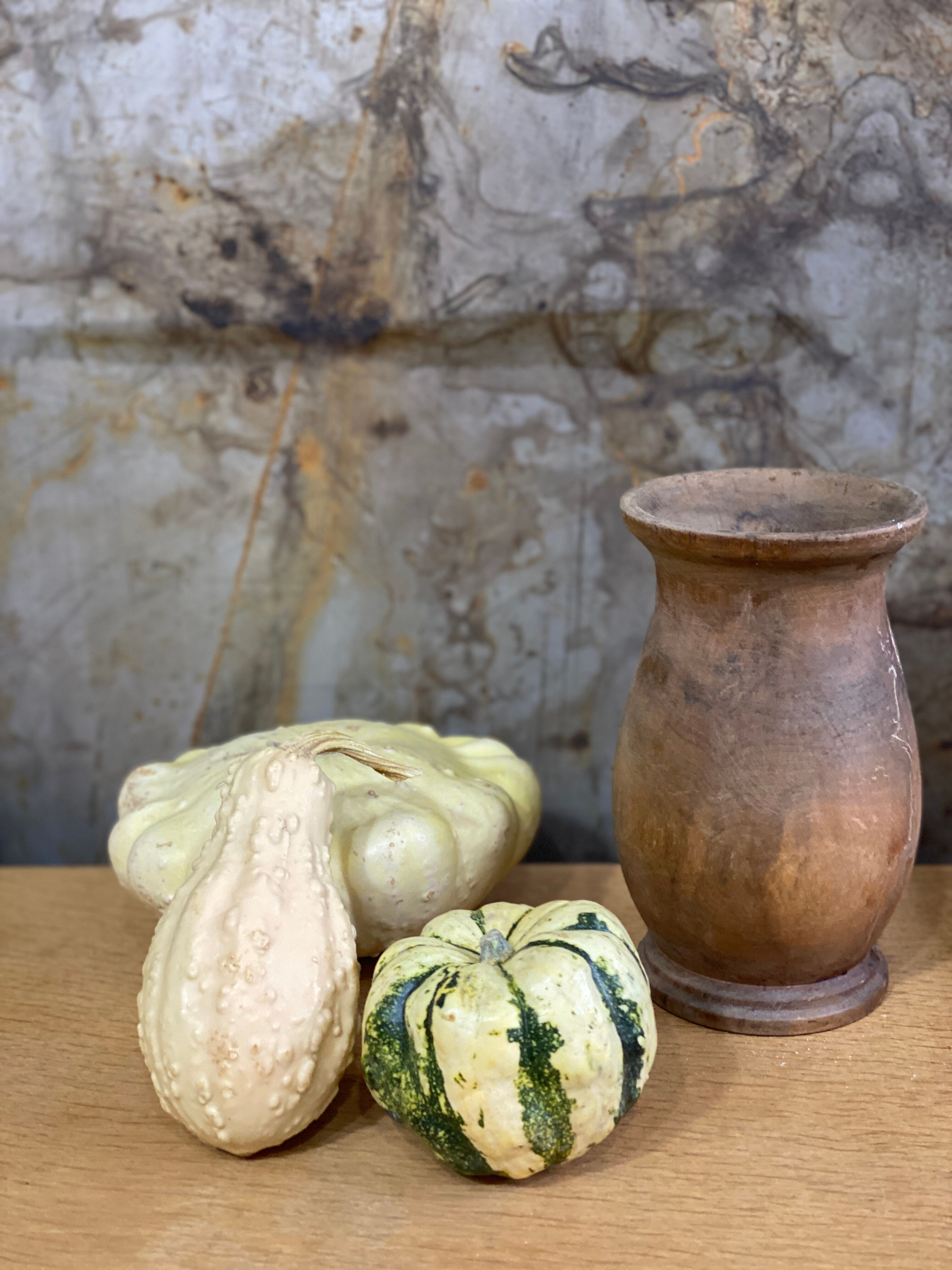 Vase made of raw wood