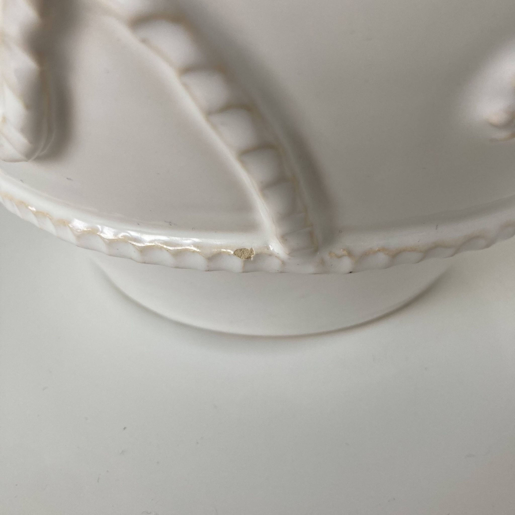 Malicorne (atelier Tessier), belle verseuse pouvant former vase en faïence