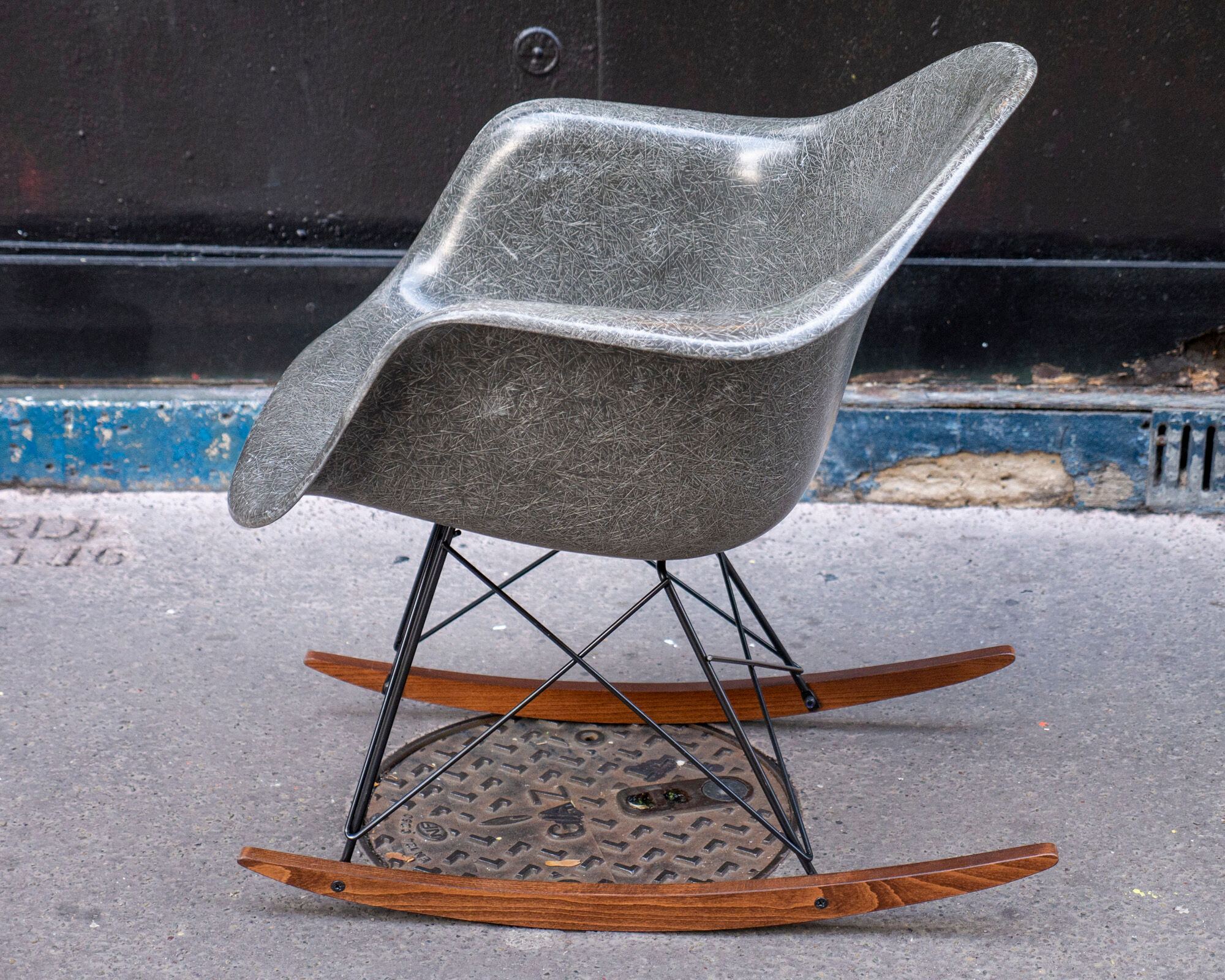 Rocking chair Elephant grey de Charles & Ray Eames pour Herman Miller
