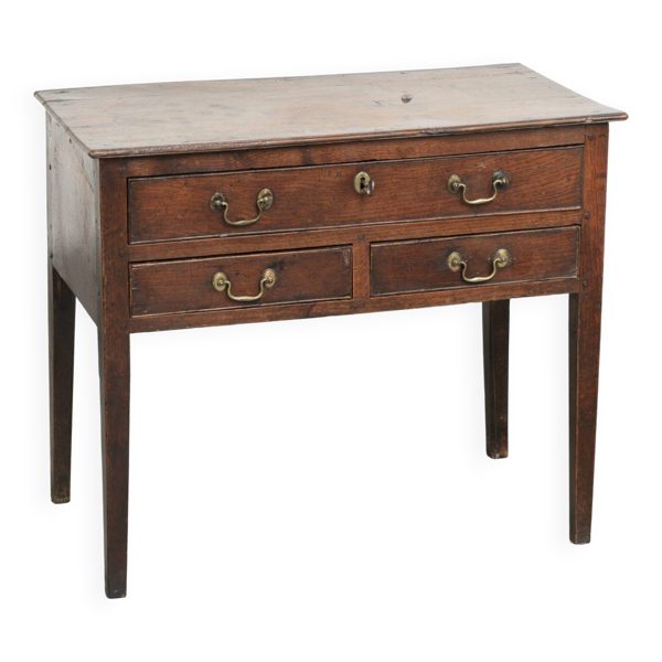 Table basse anglaise antique de style lowboy du XVIIIe siècle en chêne.