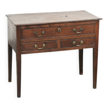 Table basse anglaise antique de style lowboy du XVIIIe siècle en chêne.