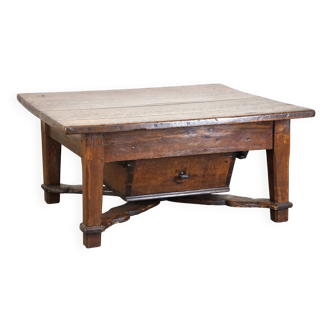 Late 18th-century Spanish coffee table with deep drawer and a beautiful patina