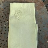 Lot duo, compose de deux grandes serviettes en coton et lin teintées bleue et verte anis, brodées,