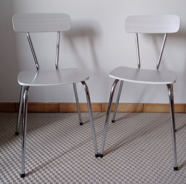 Pair of chairs in formica