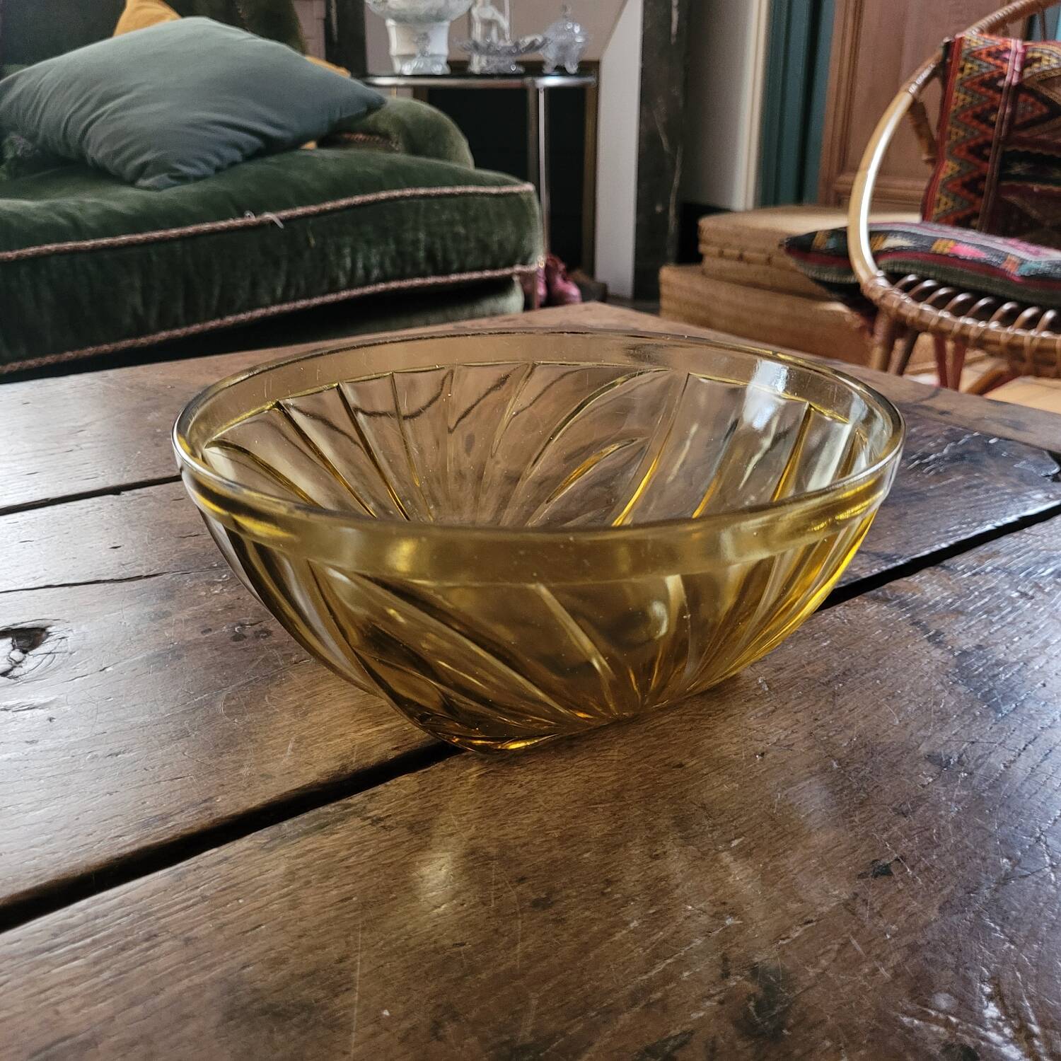 Amber glass bowl – square base and spiral decoration – 1970s design