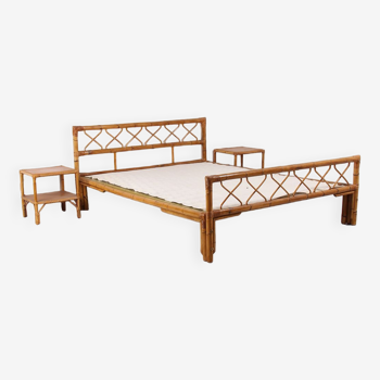 Bed 140 rattan and 2 vintage bedside tables
