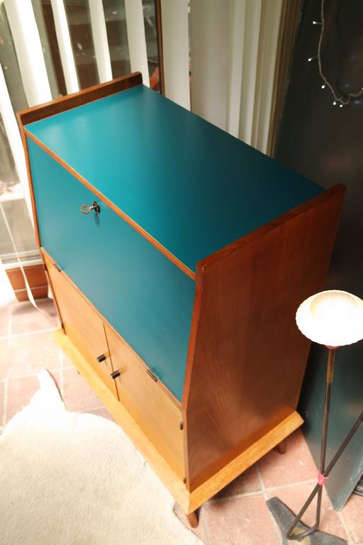 Secretary feet compass