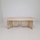 Table basse robuste en travertin italien avec deux pieds à trois pieds, années 1980