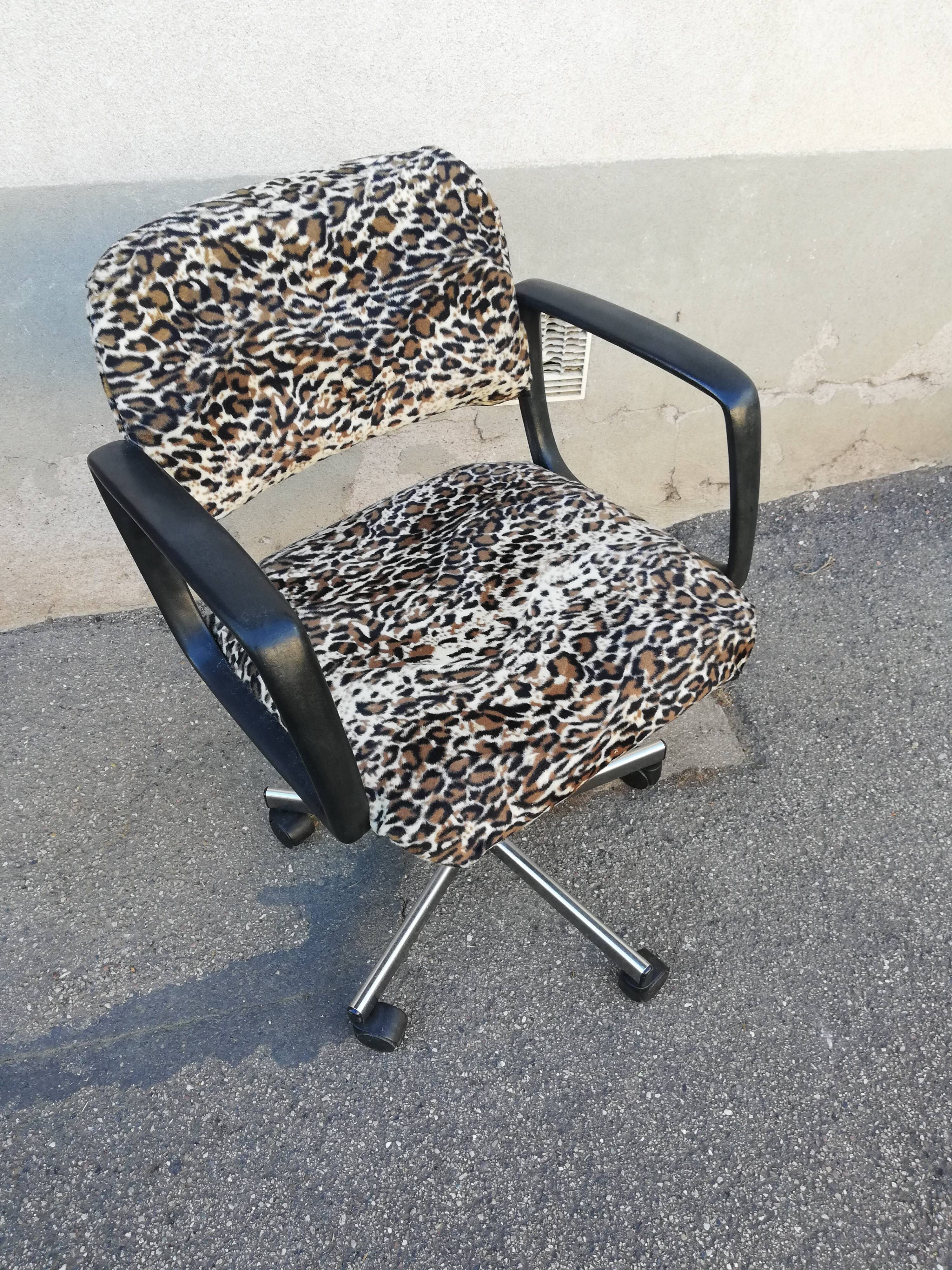 Vintage leopard fabric office chair