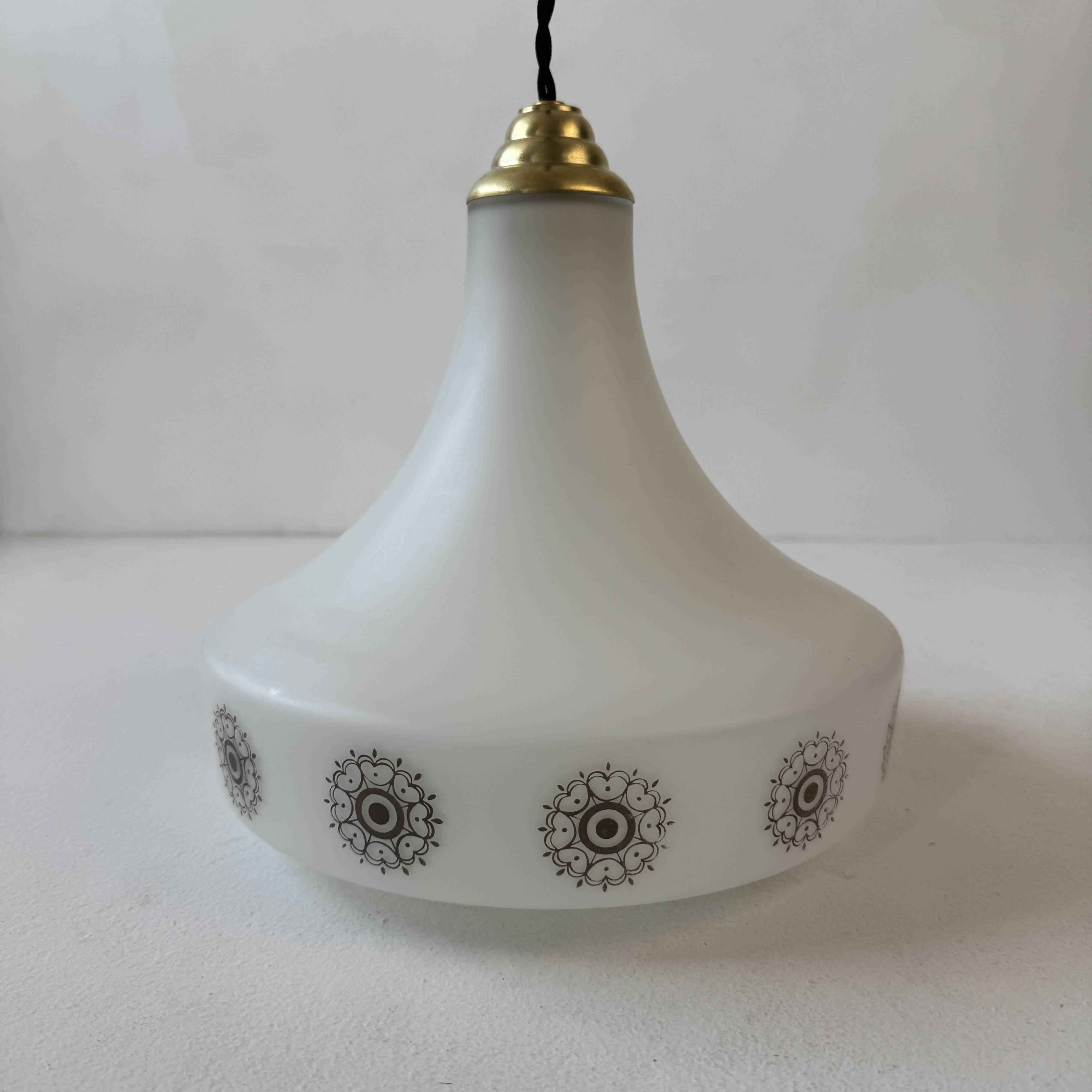 Old opaline suspension 1970 vintage