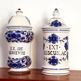 Pots a pharmacy in earthenware