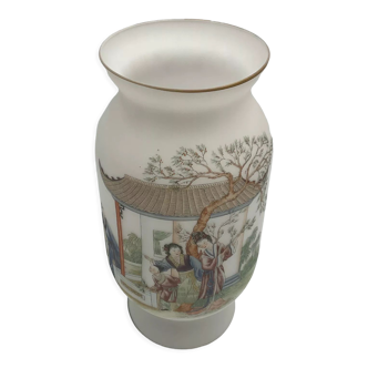 Chinese white opaline vase