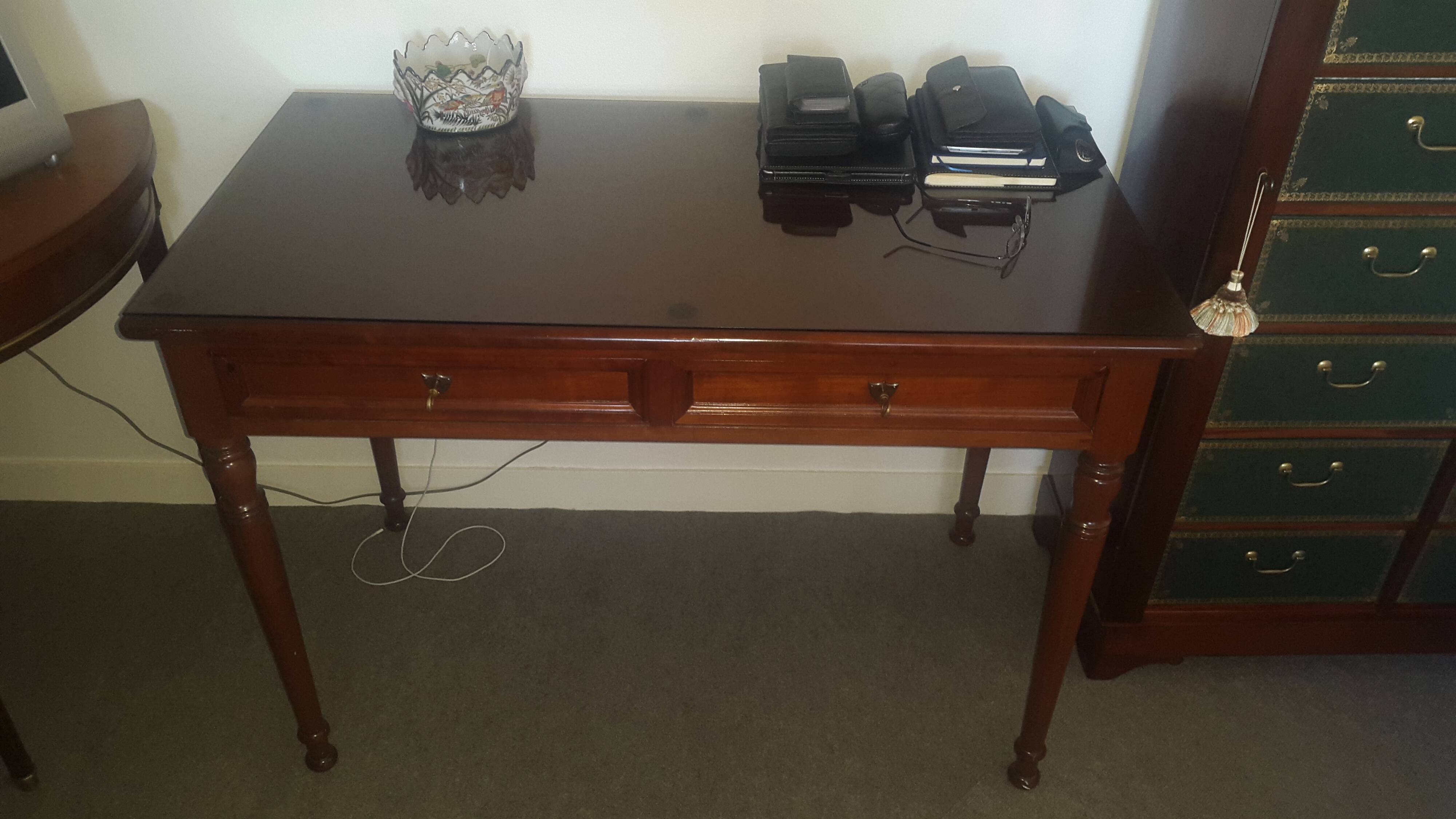 Bureau Louis Philippe merisier massif